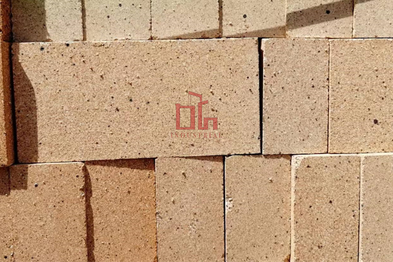 The difference between high alumina brick and anti-spalling high-alumina brick